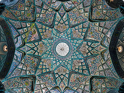 شاهکاری از تقارن و رنگ، زیر گنبد گرمابه چهار فصل
